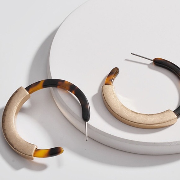Erica Nikol Jewelry - NWT•Erica Nikol tortoise Hoops
